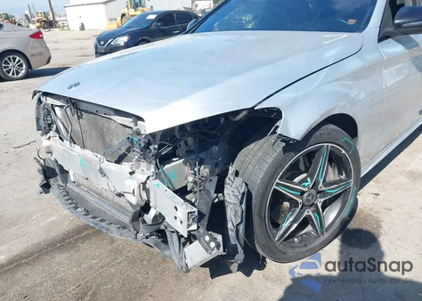 2018 Mercedes-Benz C 300 из США, поврежденный, VIN WDDWF4JB5JR422770